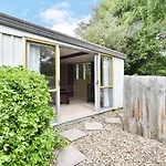 Racecourse Villa - Classic 1935 Charm & Space