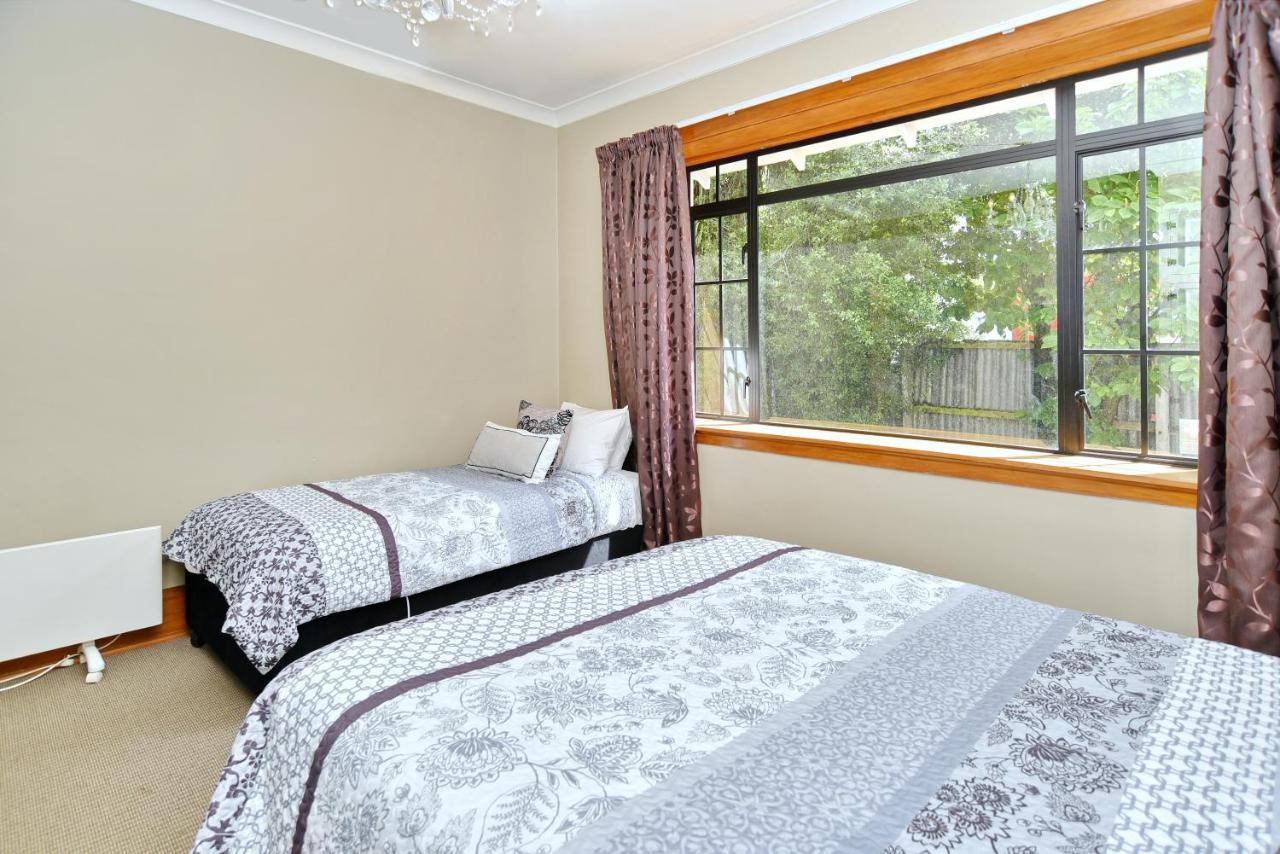 Racecourse - Classic 1935 Charm & Space