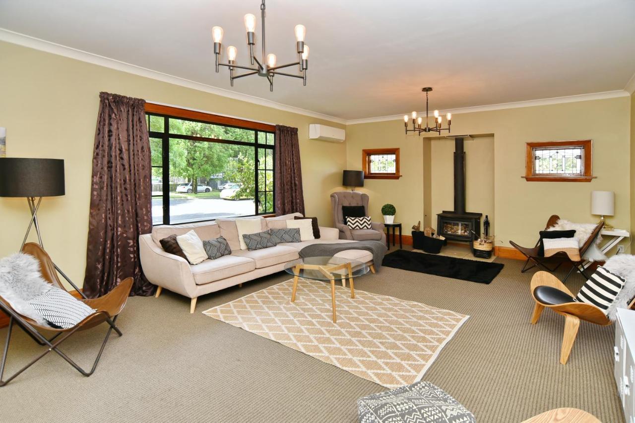 Racecourse - Classic 1935 Charm & Space Christchurch